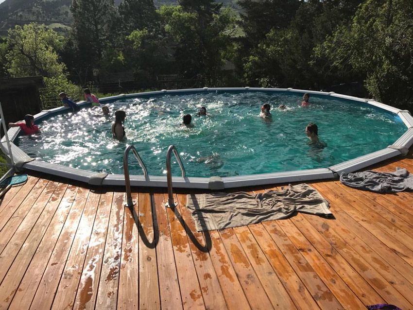 People bathing in the swimming pool